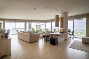 OceanView 5BR Penthouse, with Housekeeping included